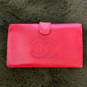 Vintage early 2000s Classic Caviar Leather Wallet